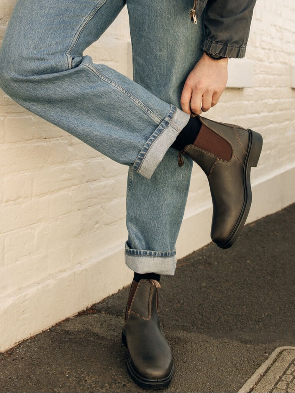 Blundstone 067 Chisel Toe Stout Brown Leather Chelsea Boots Unisex